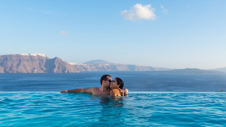 Romanti Couple at Santorini Secret Suites & Spa
