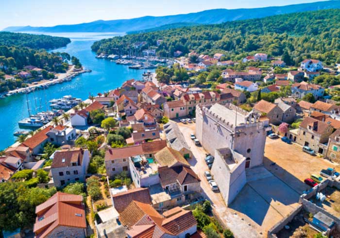 Hvar Traditional Village – Romantic Honeymoon, Travelive