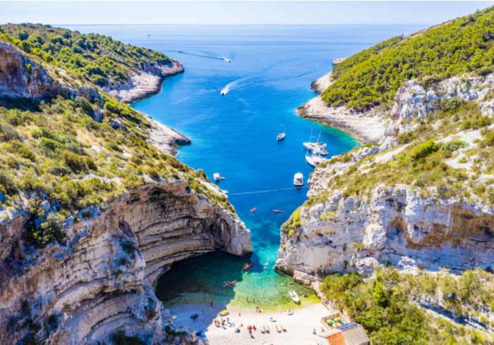 Stiniva beach island Vis, Romantic Honeymoon in Croatia, Travelive