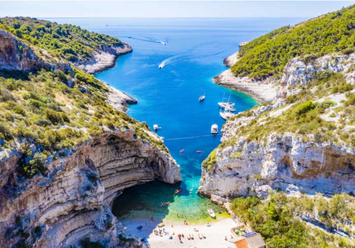 Stiniva beach island Vis, Romantic Honeymoon in Croatia, Travelive