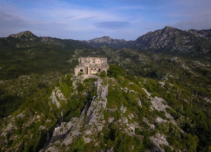 Luxury Vacation in Montenegro, Travelive