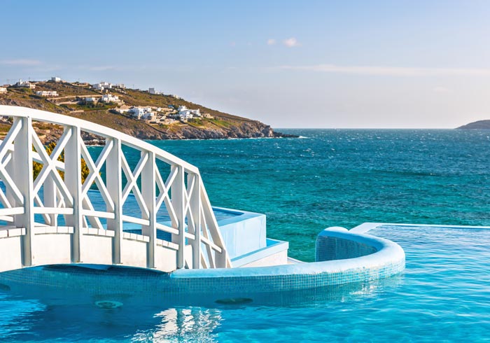 infinity pool – luxury Hotel, Mykonos Honeymoon packages, Travelive’ s Aegean Romantic Escape