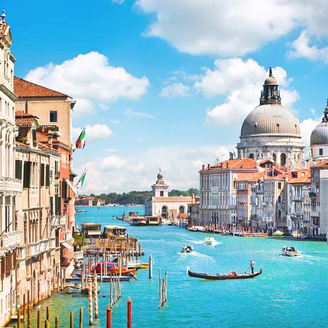 Grand Canal – Venice, Top destinations in Italy, Gondola rides with Travelive packages