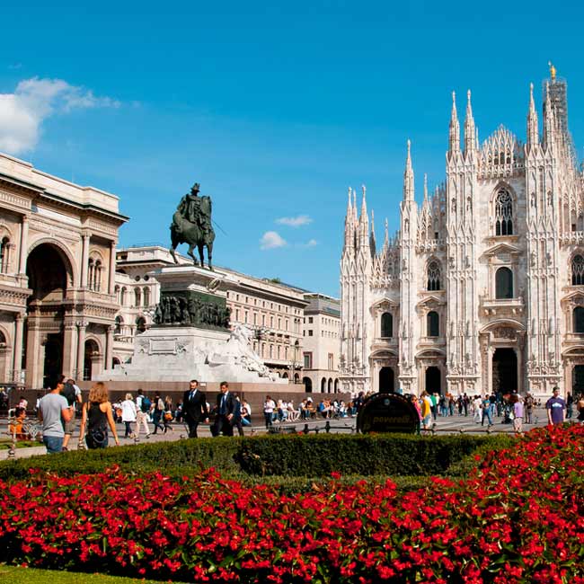 Piazza del Duomo – City of Milan, explore top destinations in Italy with Travelive