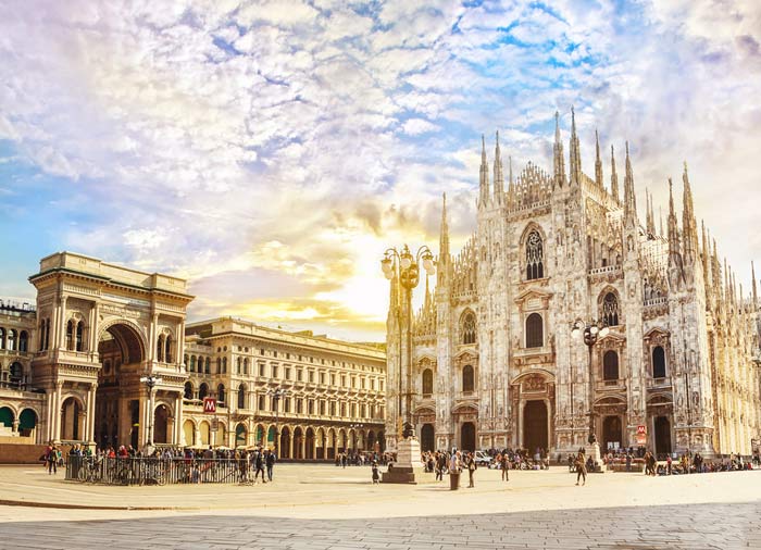 Piazza del Duomo – Milan honeymoon tours with Travelive, luxury travel agency