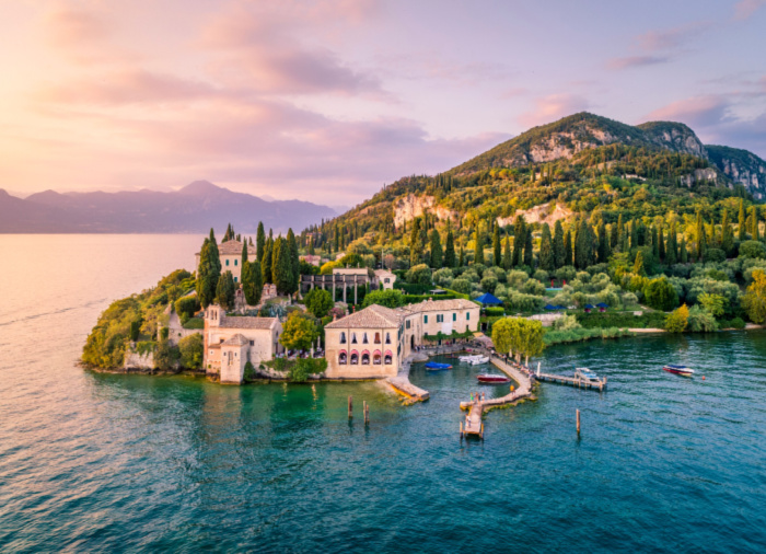Magnificent Italian Lakes package, Travelive