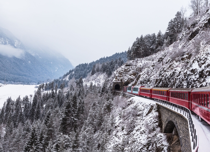 honeymoon packages with Travelive, luxury travel agency
