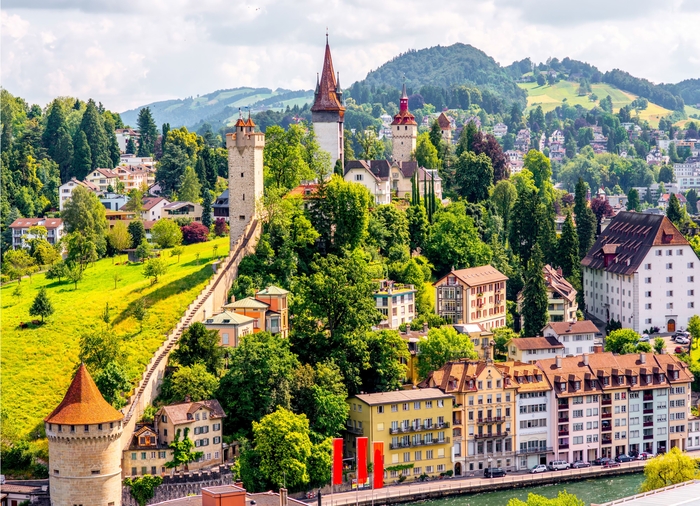 honeymoon packages with Travelive, luxury travel agency