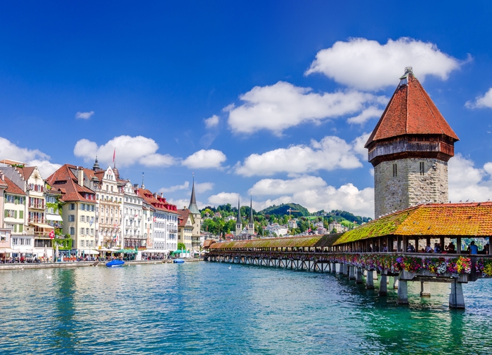 honeymoon packages with Travelive, luxury travel agency