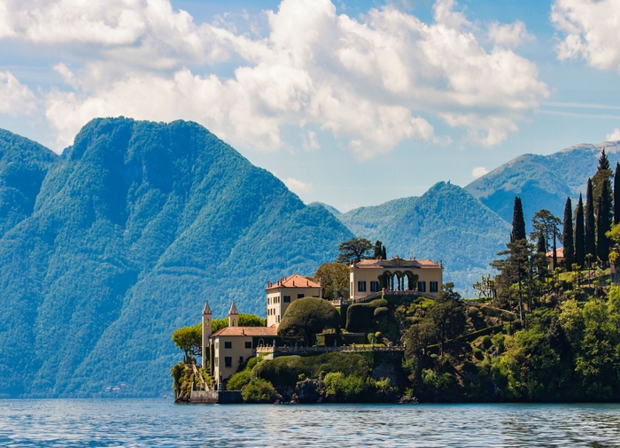 Alps to Armani, A Scenic Swiss Italian Journey package in Zurich, Lucerne, Lake Como, Milan, Casablanca, Essaouira, Marrakech